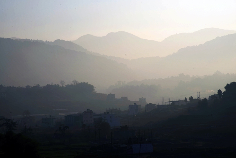 काठमाडौंमा वायू प्रदूषण र फोहर  बढ्दो (फोटो फिचर)